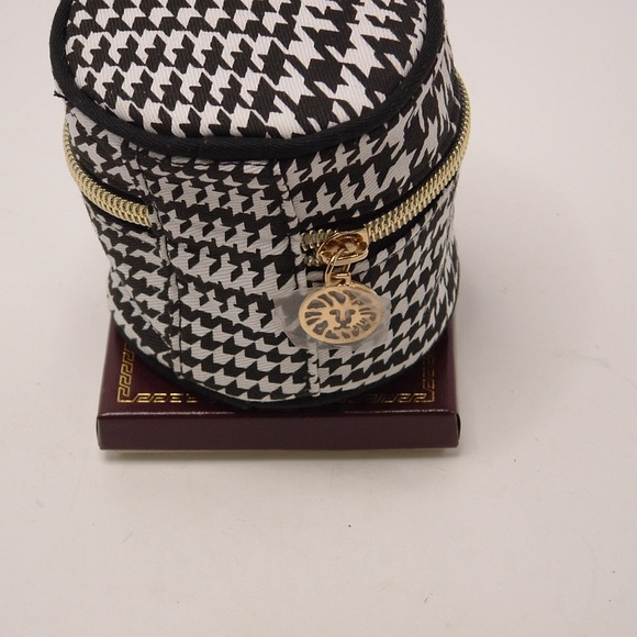 Anne Klein Travel Jewelry Case - Picture 4 of 10